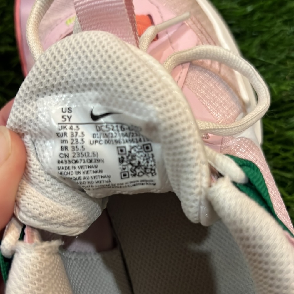 Nike Air Zoom Crossover Basketball Shoes - Picture 9 of 11